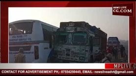 नर्मदा पुल पर लटकी यात्रियों से भरी बस