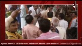 पन्नी जब्त करने पर भिड़े व्यापारी