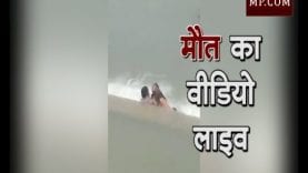 वो प्रेमिका की जान ले रहा था लोग वीडियो बना रहे थे