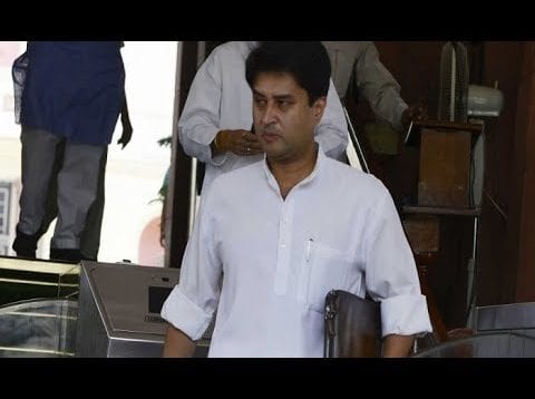 लोकसभा में खाली रही सिंधिया की कुर्सी, तीन पीढ़ियों का रिकॉर्ड टूटा