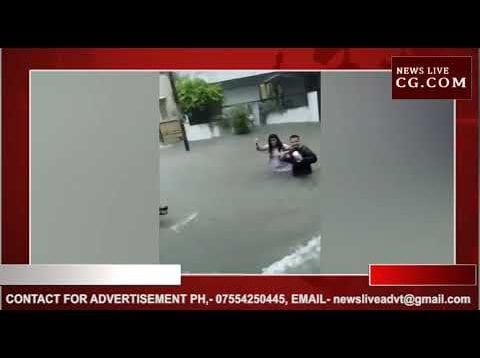 गुजरात के वडोदरा में सड़क पर उठ रहीं लहरें