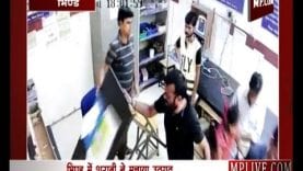 पुलिस के सामने शराबी ने मचाया जमकर उत्पात