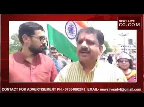 क्यों हैलमेट बांंट रहे भोपाल महापौर आलोक शर्मा?