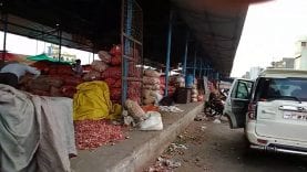 प्याज की बढ़ती कीमतों से परेशान, केंद्रीय मंत्री बता रहे हैं कैसे मिलेगी सस्ती प्याज?